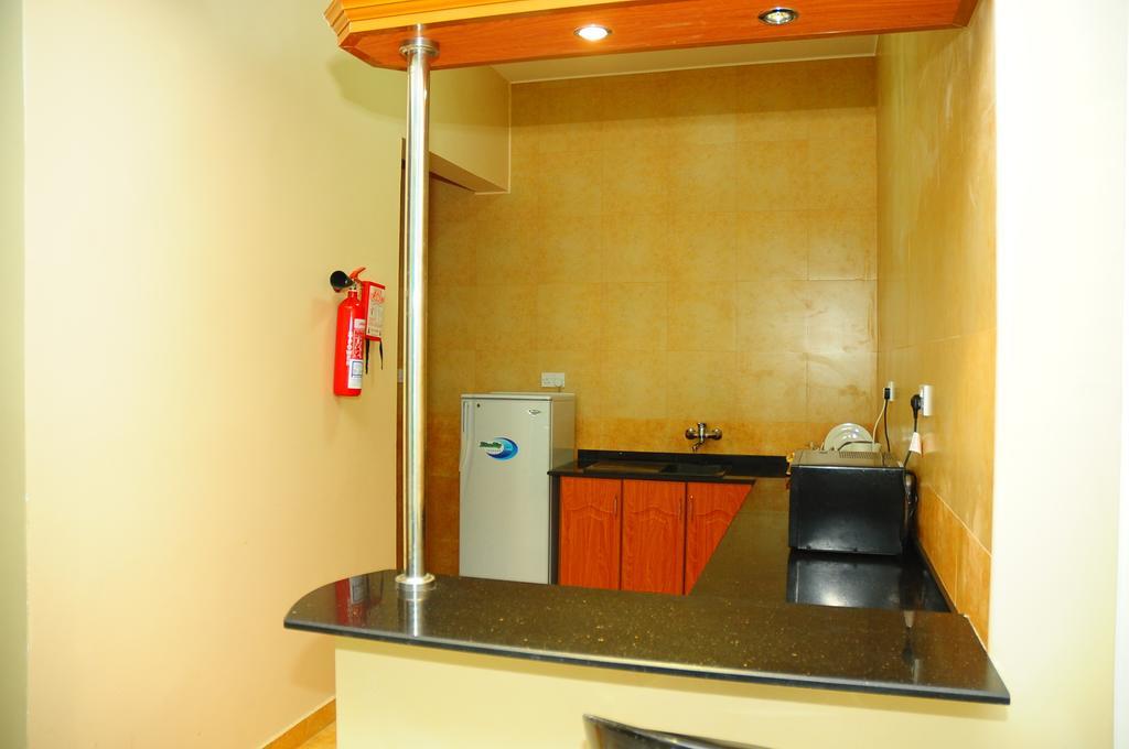 Al Faisal Hotel Suites Сур Номер фото