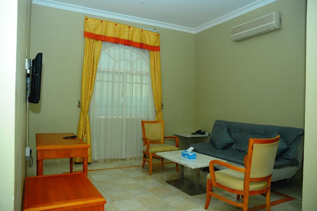 Al Faisal Hotel Suites Сур Екстер'єр фото