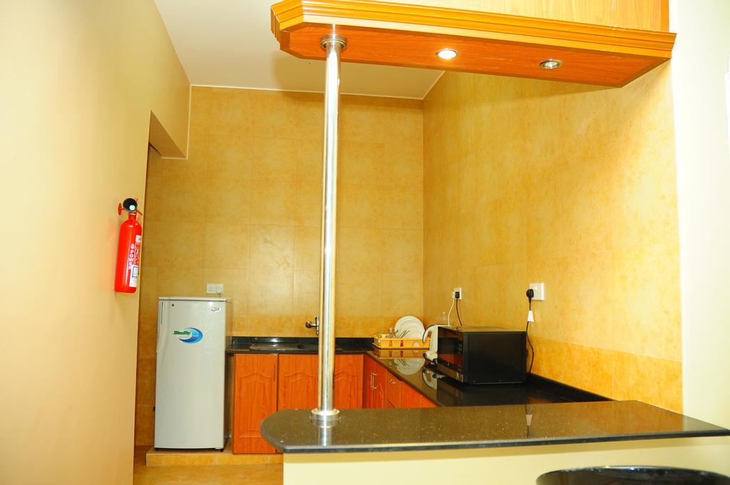 Al Faisal Hotel Suites Сур Екстер'єр фото